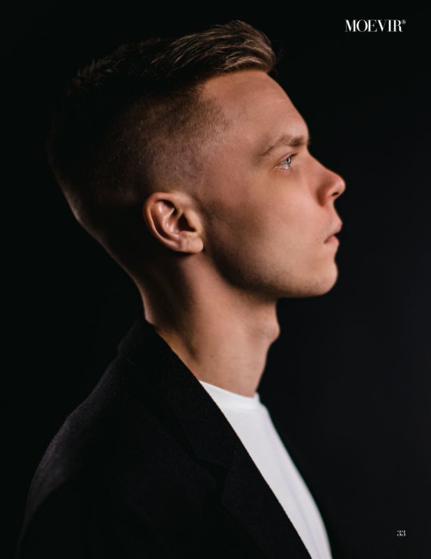 MOEVIR Magazine · Париж — Серия моих работ в жанре мужской студийный портрет опубликована в парижском журнале о моде и арт-фотографии MOEVIR Magazine. Эдиториал «Light Black» — 6 разворотов — 5/6